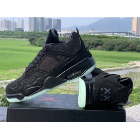 Air Jordan 4 Retro Noir KAWS 930155-001